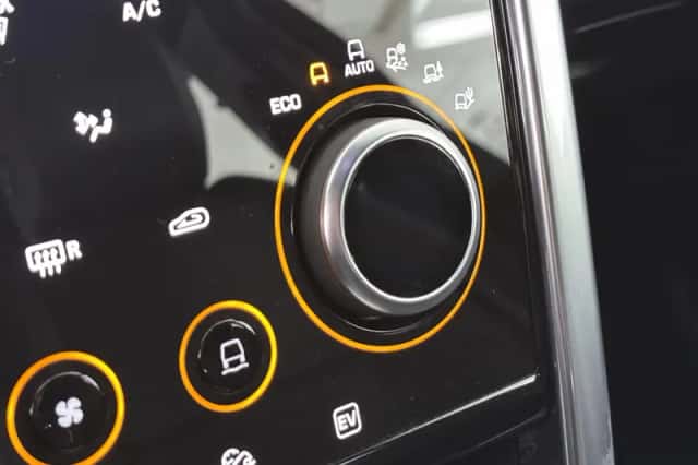 Land Rover Discovery Sport (2021) thumbnail 41