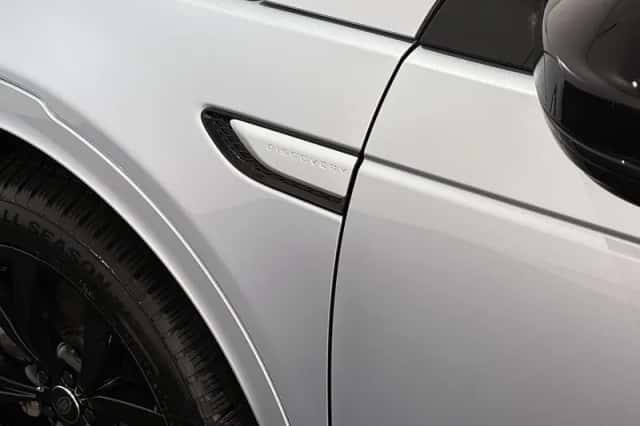 Land Rover Discovery Sport (2021) thumbnail 45
