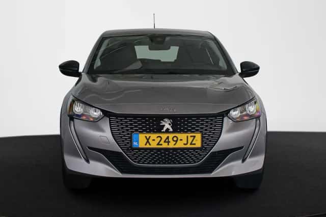 Peugeot e-208 (2023) thumbnail 14
