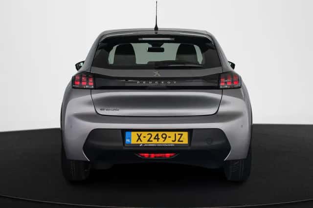 Peugeot e-208 (2023) thumbnail 15