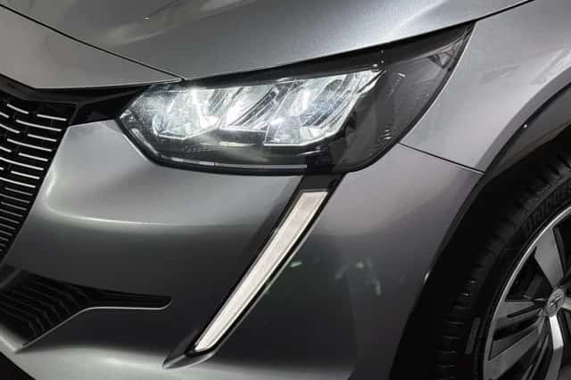 Peugeot e-208 (2023) thumbnail 18