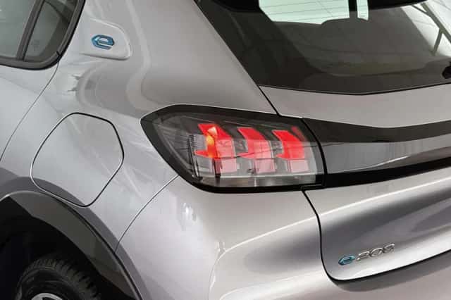 Peugeot e-208 (2023) thumbnail 19