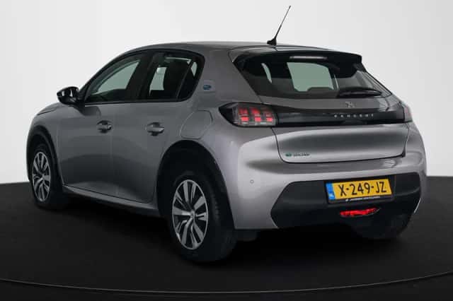 Peugeot e-208 (2023) thumbnail 4