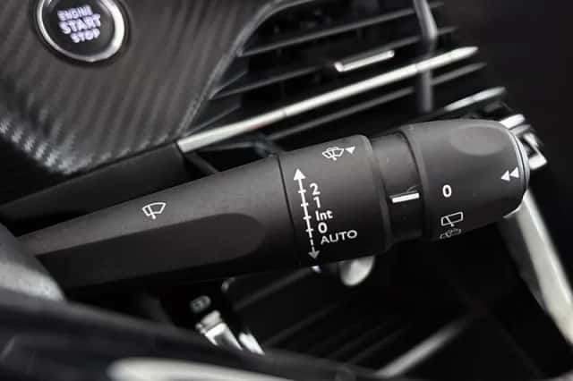 Peugeot e-208 (2023) thumbnail 38