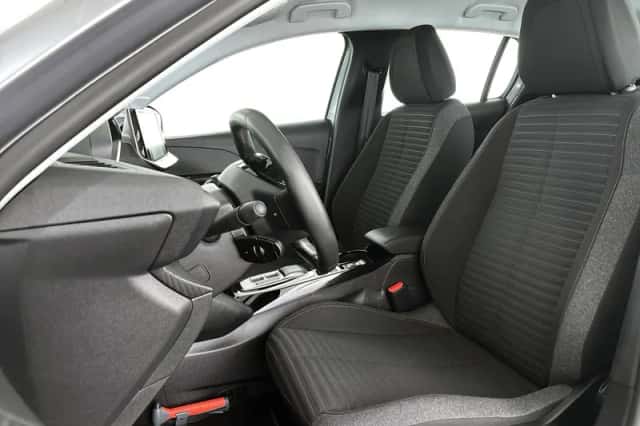 Peugeot e-208 (2023) thumbnail 6