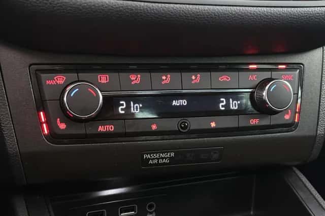 SEAT Ibiza (2019) thumbnail 24