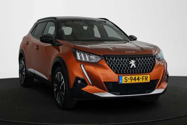 Peugeot 2008 (2023) thumbnail 2