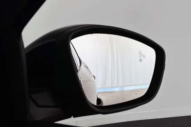 Peugeot 2008 (2023) thumbnail 25