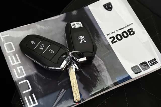 Peugeot 2008 (2023) thumbnail 28