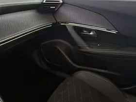 Peugeot 2008 (2023) thumbnail 38