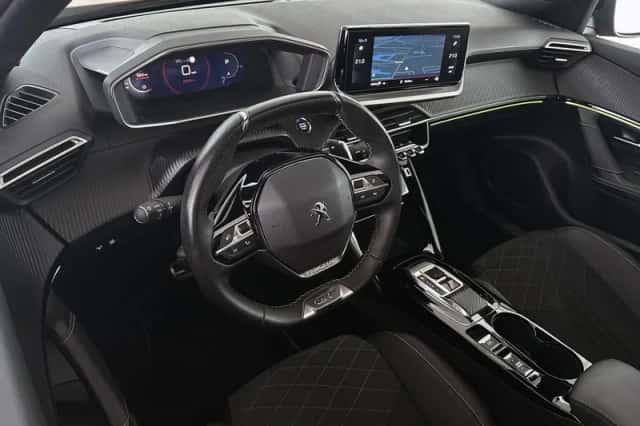 Peugeot 2008 (2023) thumbnail 5