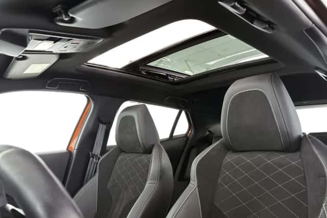 Peugeot 2008 (2023) thumbnail 8
