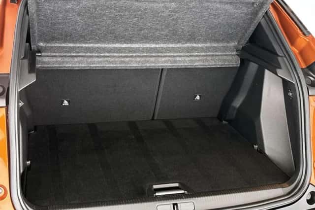 Peugeot 2008 (2023) thumbnail 10