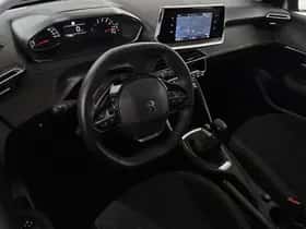 Peugeot 208 (2023) thumbnail 5