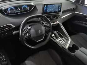 Peugeot 3008 (2022) thumbnail 5