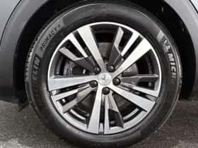Peugeot 3008 (2022) thumbnail 8