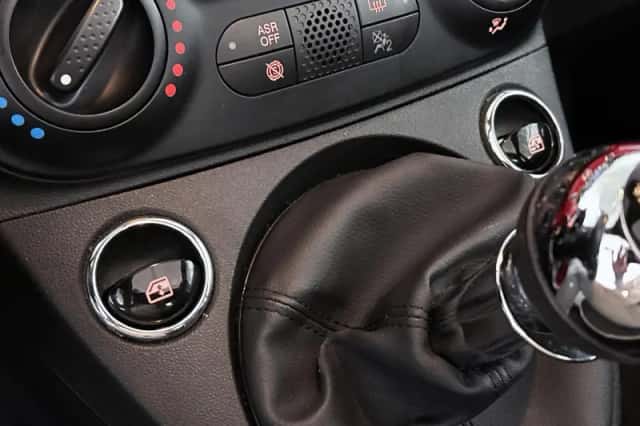 Fiat 500C (2019) thumbnail 25
