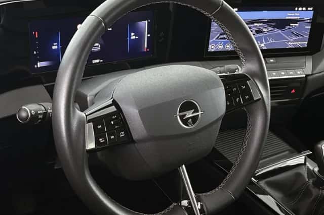 Opel Astra (2023) thumbnail 11