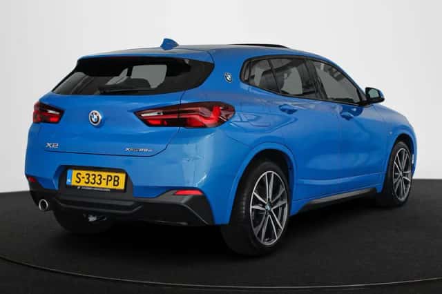 BMW X2 (2021) thumbnail 3
