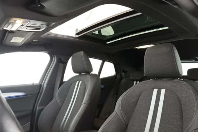 BMW X2 (2021) thumbnail 8