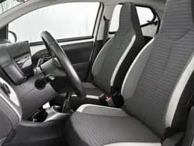 Toyota Aygo (2018) thumbnail 16