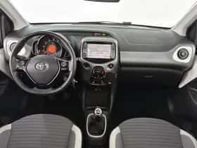 Toyota Aygo (2018) thumbnail 6