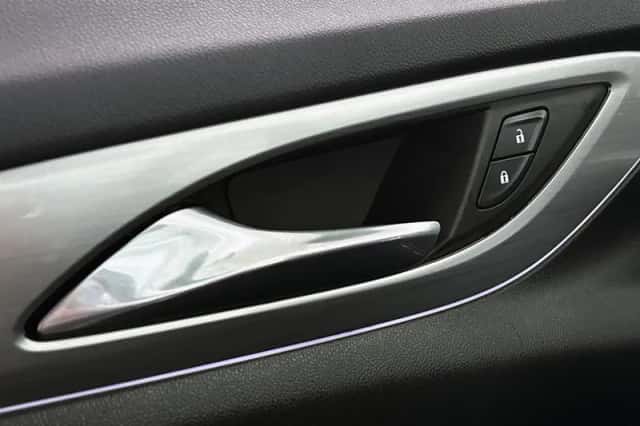Opel Insignia (2020) thumbnail 40