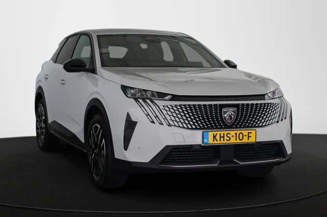 Peugeot 3008 (2025) thumbnail 2