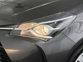 Toyota Yaris (2018) thumbnail 17