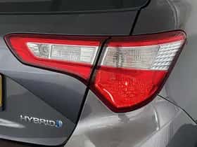 Toyota Yaris (2018) thumbnail 18