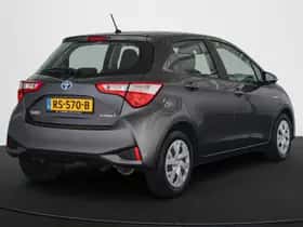 Toyota Yaris (2018) thumbnail 3