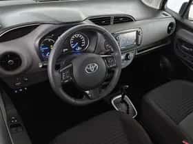 Toyota Yaris (2018) thumbnail 5