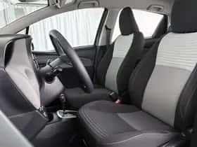 Toyota Yaris (2018) thumbnail 6