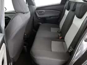 Toyota Yaris (2018) thumbnail 8