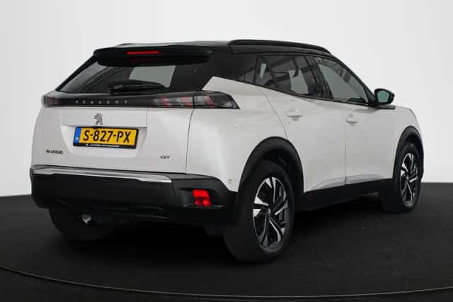 Peugeot e-2008 (2023) thumbnail 3