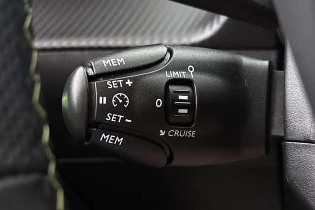 Peugeot e-2008 (2023) thumbnail 27