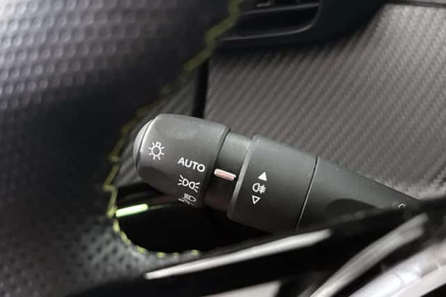 Peugeot e-2008 (2023) thumbnail 35