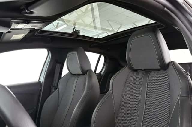 Peugeot 208 (2024) thumbnail 8