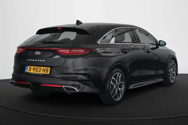 Kia Proceed (2021) thumbnail 3