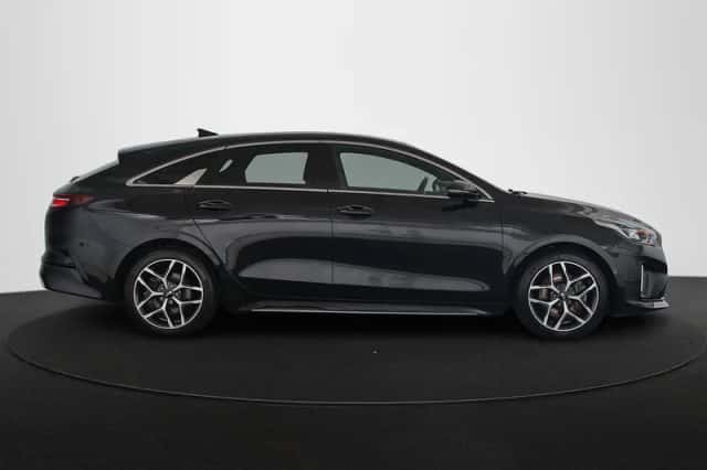 Kia Proceed (2021) thumbnail 32