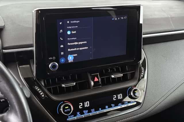 Toyota Corolla (2022) thumbnail 13
