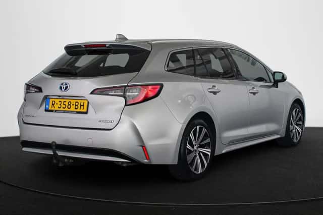 Toyota Corolla (2022) thumbnail 3