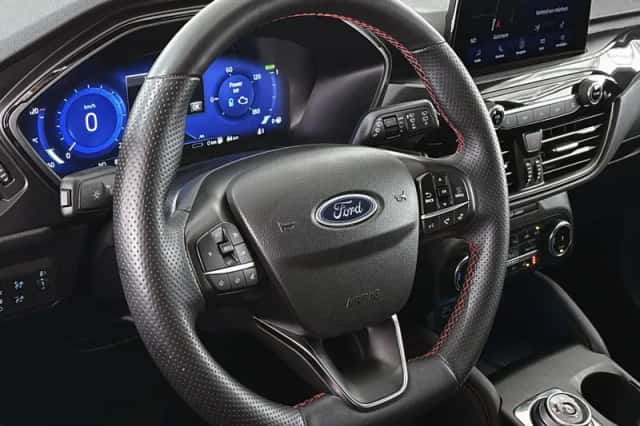 Ford Kuga (2023) thumbnail 12