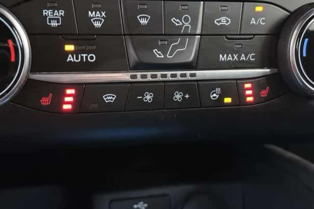 Ford Kuga (2023) thumbnail 23