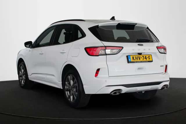 Ford Kuga (2023) thumbnail 4