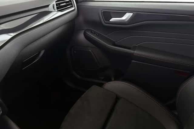 Ford Kuga (2023) thumbnail 38