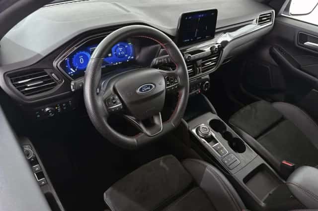 Ford Kuga (2023) thumbnail 5