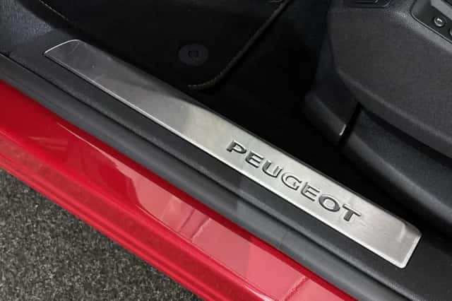 Peugeot 3008 (2021) thumbnail 28