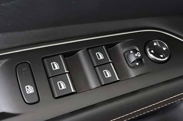 Peugeot 3008 (2021) thumbnail 35