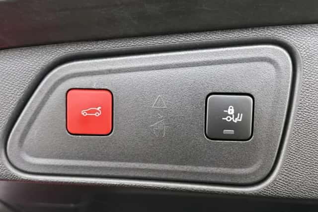 Peugeot 3008 (2021) thumbnail 43